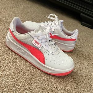 Little Girls Puma Sneakers